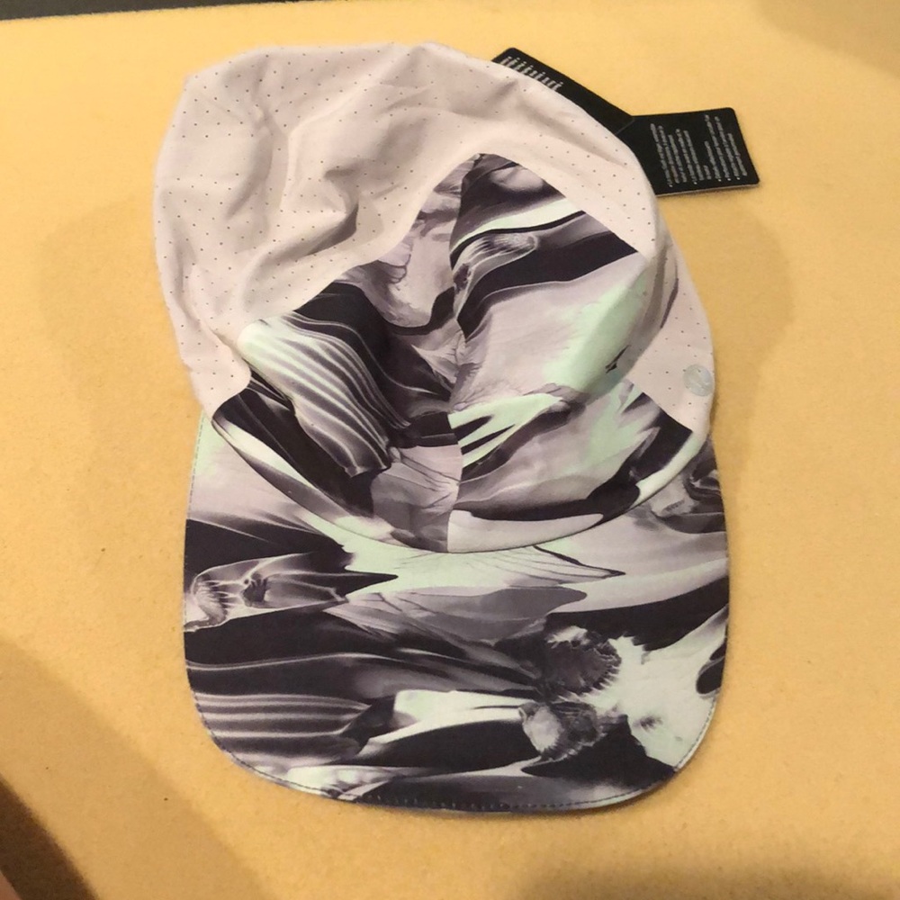 NWT Lululemon Fast and Free Run Hat